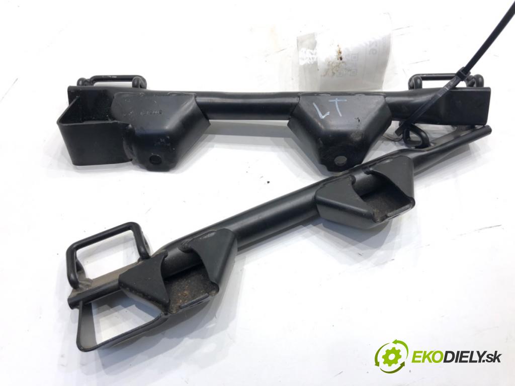 SEAT EXEO Kombi 2012 155 kW 2.0 TFSI 1984 uchycení ISOFIX 8E0813546B