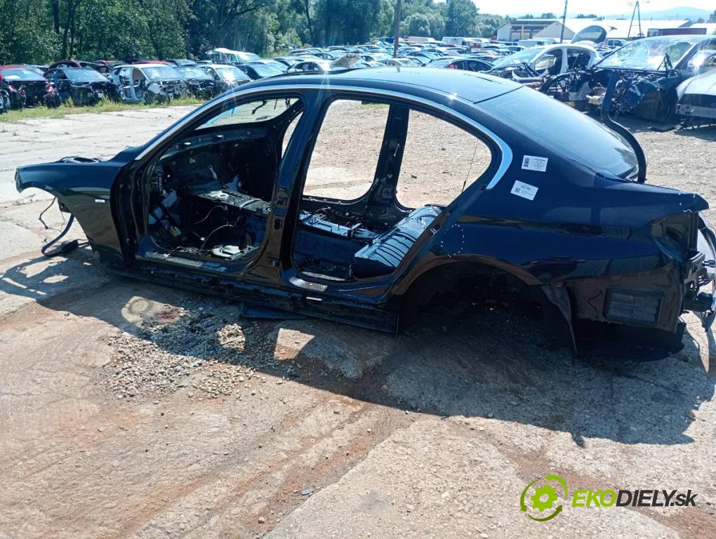 BMW F30 sedan 2014 155 kW 325 d 1995 karoséria ČTVRŤÁK: Blatník prah strecha PODŁUŻNICA 