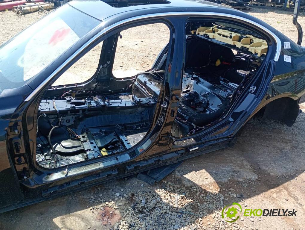 BMW F30 sedan 2014 155 kW 325 d 1995 KAROSERIA ČTVRŤÁK blatník práh střecha PODŁUŻNICA