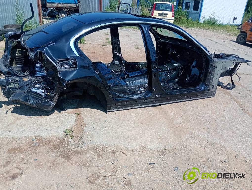 BMW F30 sedan 2014 155 kW 325 d 1995 KAROSERIA ČTVRŤÁK blatník práh střecha PODŁUŻNICA