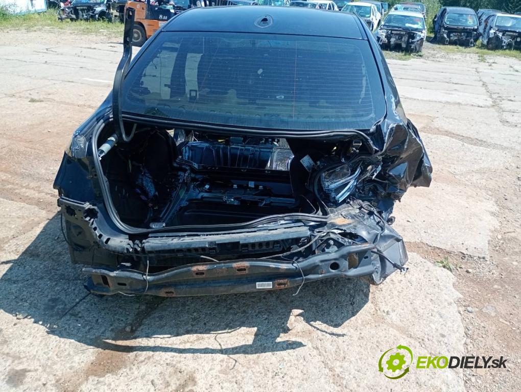 BMW F30 sedan 2014 155 kW 325 d 1995 KAROSERIA ČTVRŤÁK blatník práh střecha PODŁUŻNICA