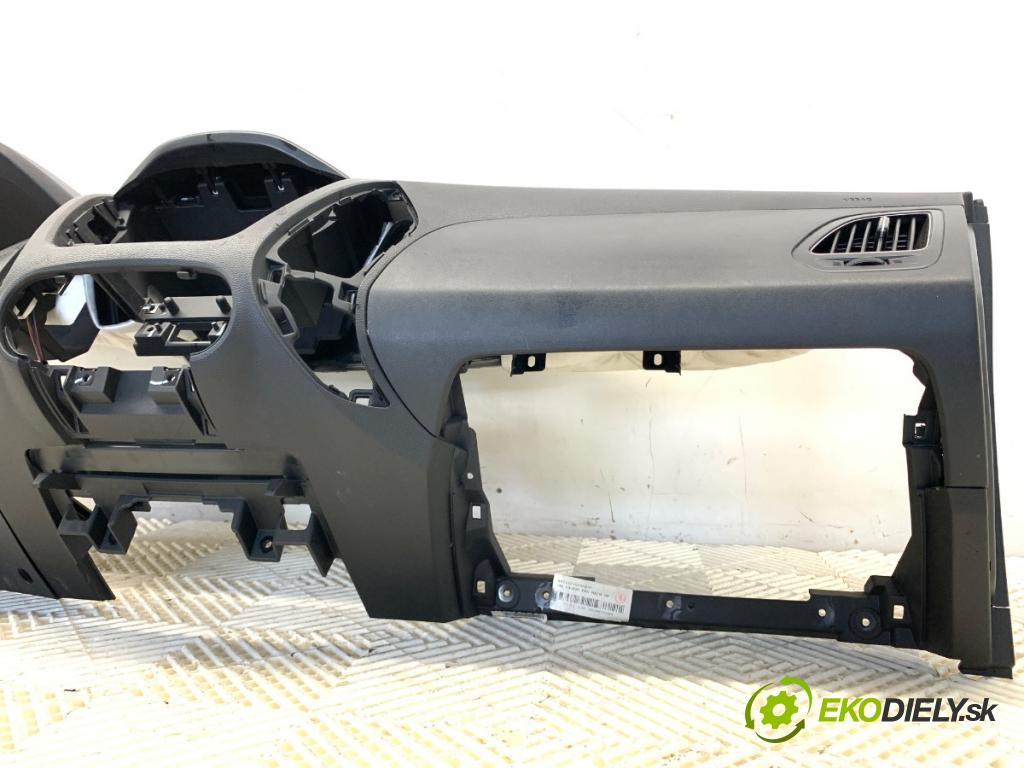 HYUNDAI ix35 SUV 2010 120 kW 2.0 1998 palubní doska POLŠTÁŘ: