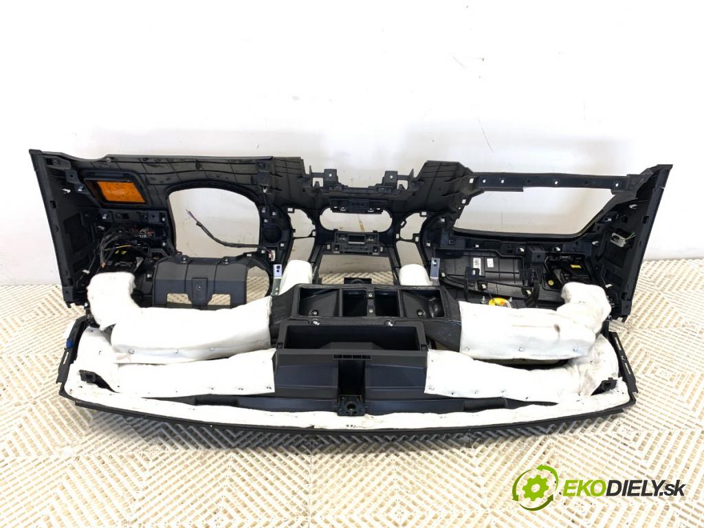 HYUNDAI ix35 SUV 2010 120 kW 2.0 1998 palubní doska POLŠTÁŘ: