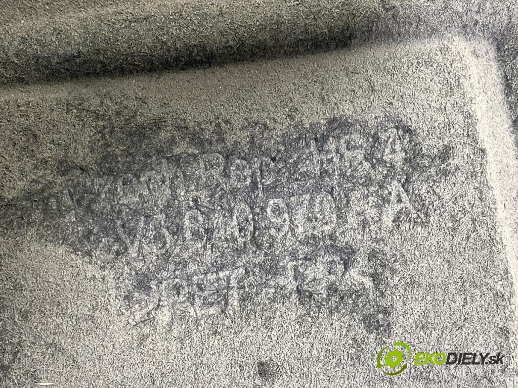 SKODA SUPERB III Kombi 2016 110 kW 2.0 TDI 1968 podblatník pravý zadní část