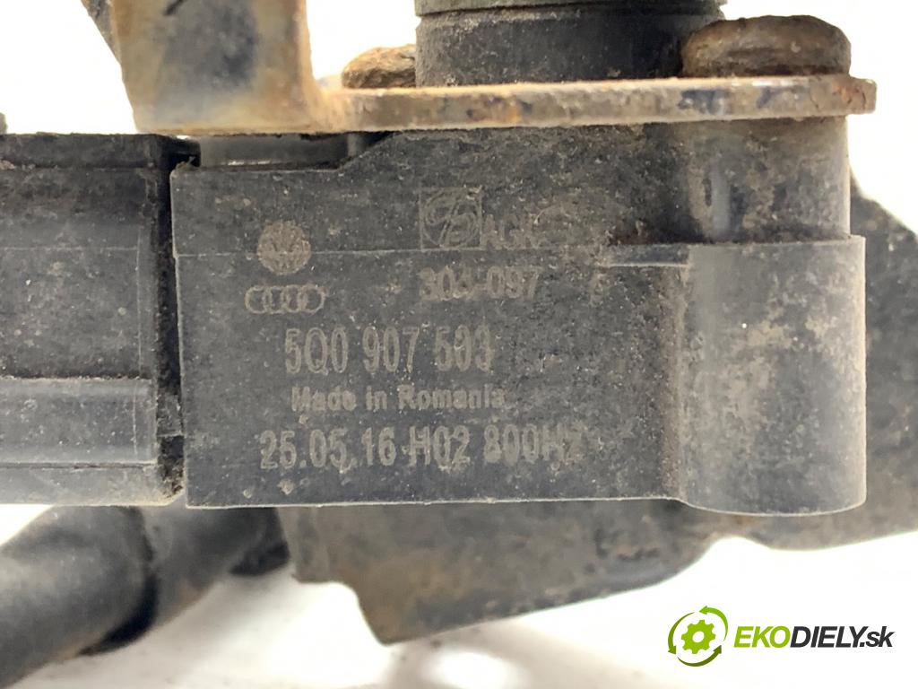 SKODA SUPERB III Kombi 2016 110 kW 2.0 TDI 1968 Snímač XENON zad ľavy 5Q0907503