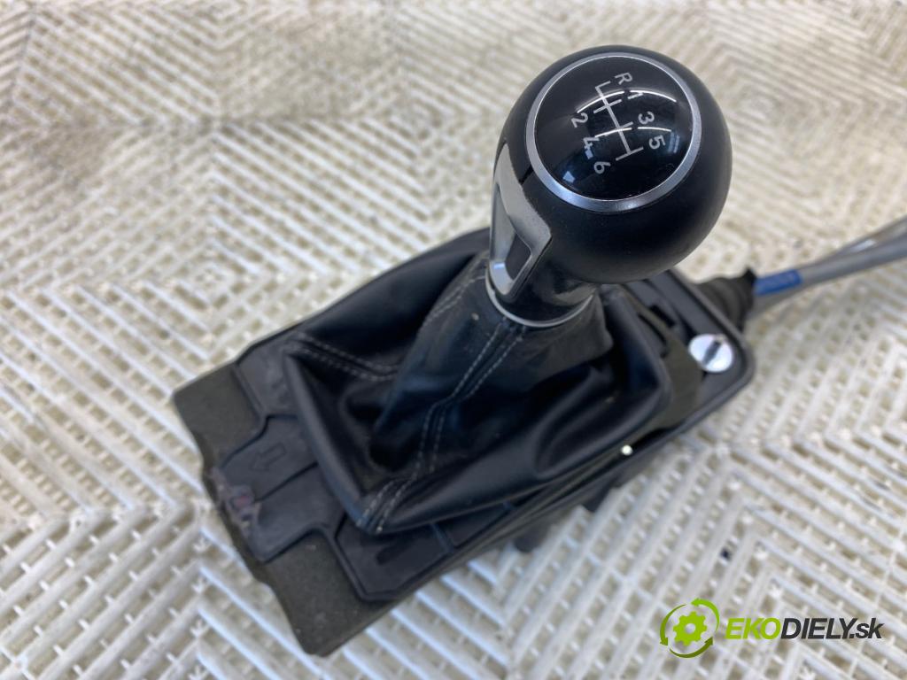 SEAT EXEO Kombi 2012 155 kW 2.0 TFSI 1984 kulisa 4F0711167 (Řadicí páka (kulisa) )