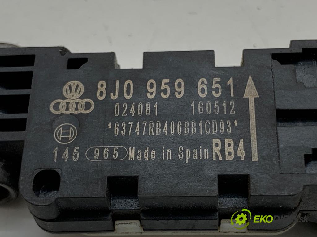 SEAT EXEO Kombi 2012 155 kW 2.0 TFSI 1984 snímač nárazu 8J0959651 (Snímač nárazu)