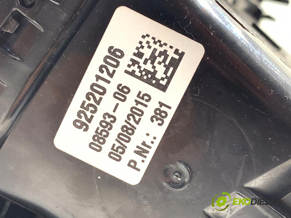 BMW F15 SUV 2015 160 kW xDrive 25 d 2993 mří topení zadní část 9252012