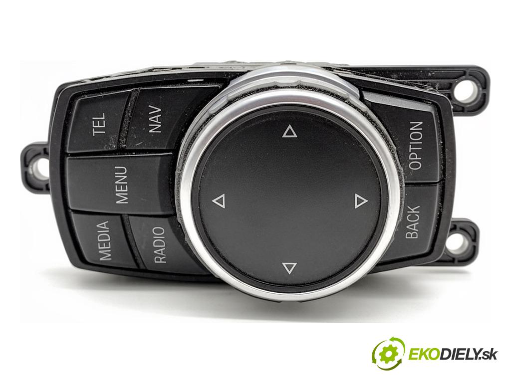 BMW F15 SUV 2015 160 kW xDrive 25 d 2993 Panel ovládania radia 9350723 (Prepínacie páčky pod volantom)