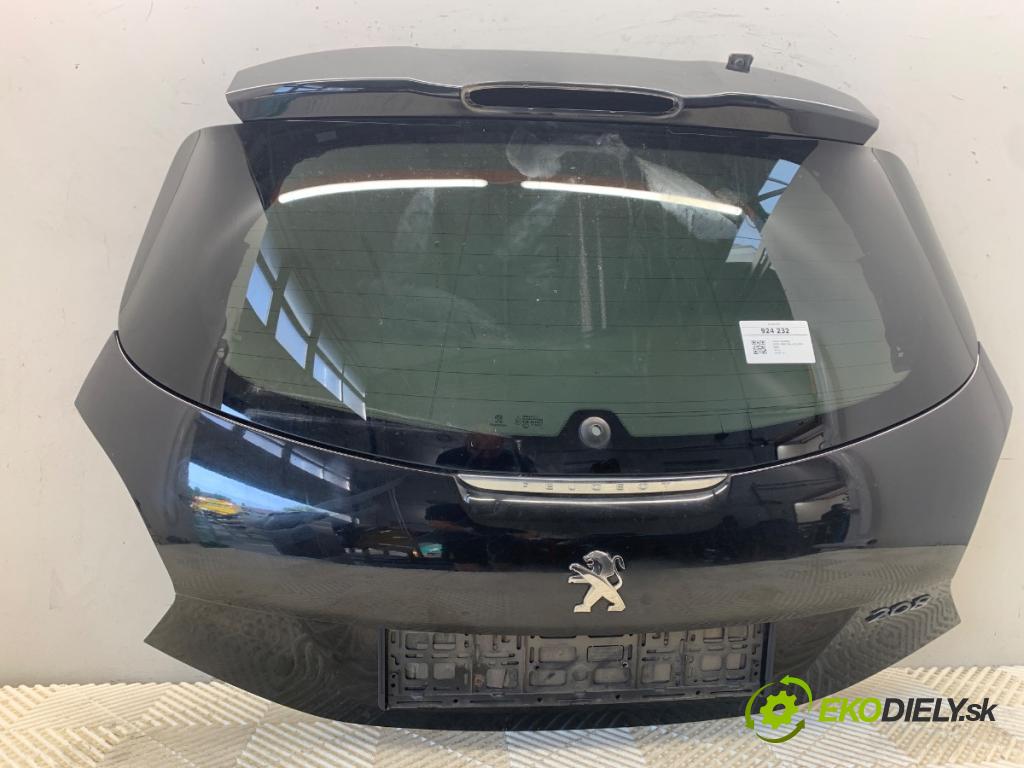 PEUGEOT 208 I liftback 2015 60 kW 1.2 VTI 82 1199 kapota zadní část 