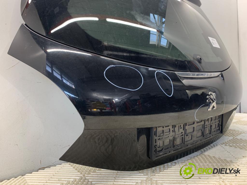 PEUGEOT 208 I liftback 2015 60 kW 1.2 VTI 82 1199 kapota zadní část