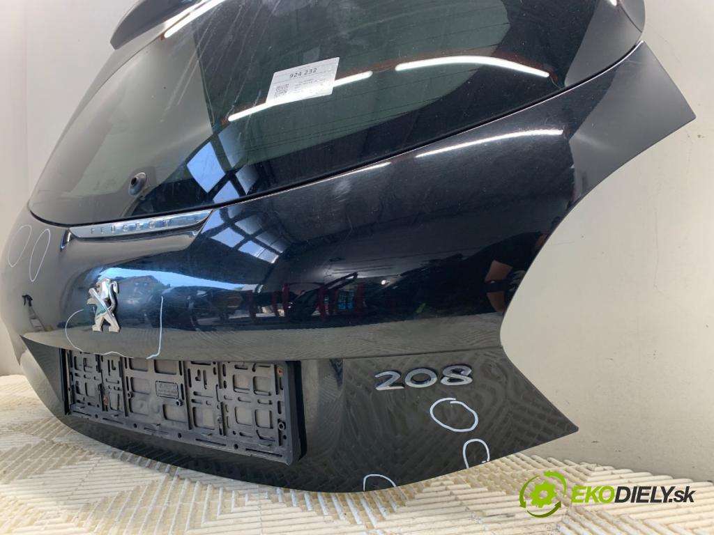 PEUGEOT 208 I liftback 2015 60 kW 1.2 VTI 82 1199 kapota zadní část