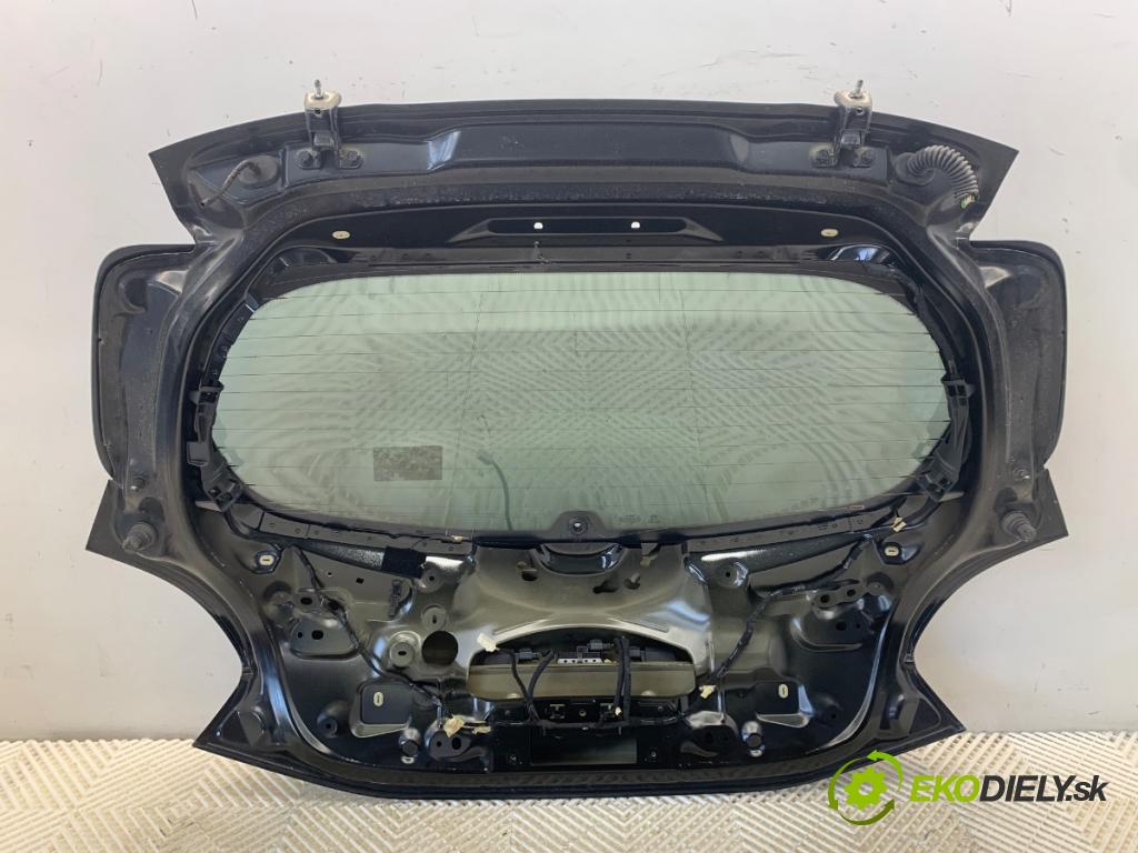 PEUGEOT 208 I liftback 2015 60 kW 1.2 VTI 82 1199 kapota zadní část