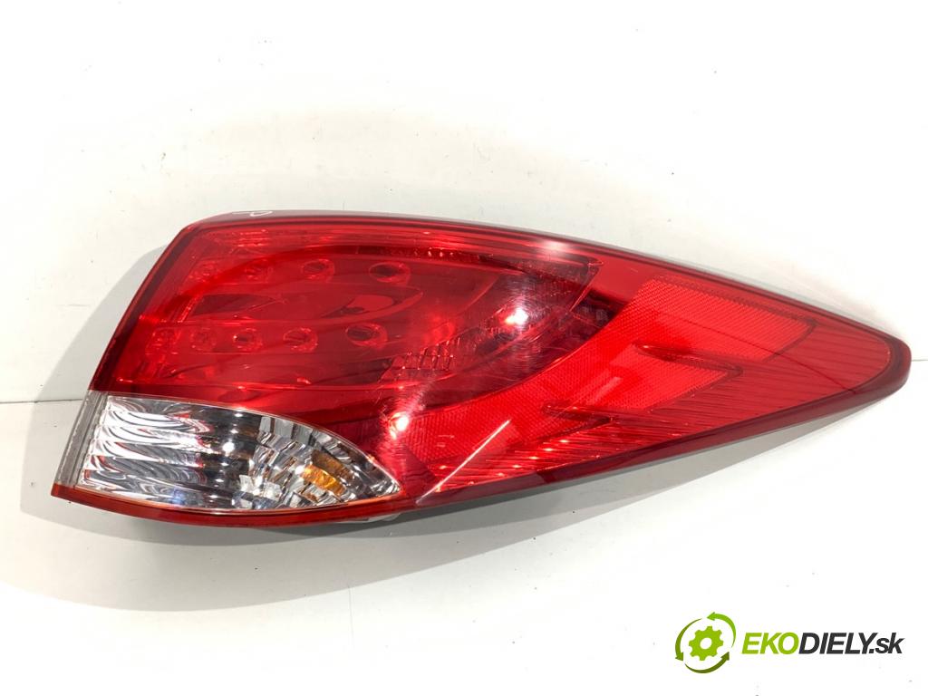 HYUNDAI ix35 SUV 2010 120 kW 2.0 1998 Svetlo pravy zad 92402-2Y0