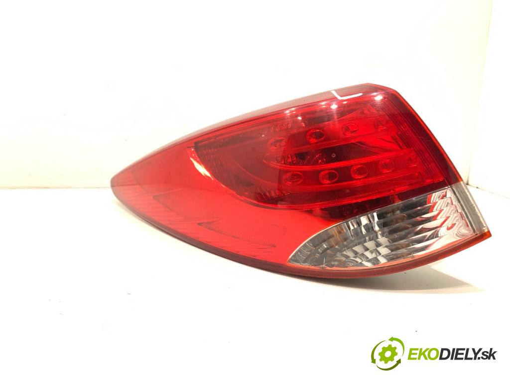 HYUNDAI ix35 SUV 2010 120 kW 2.0 1998 světlo levý zadní část