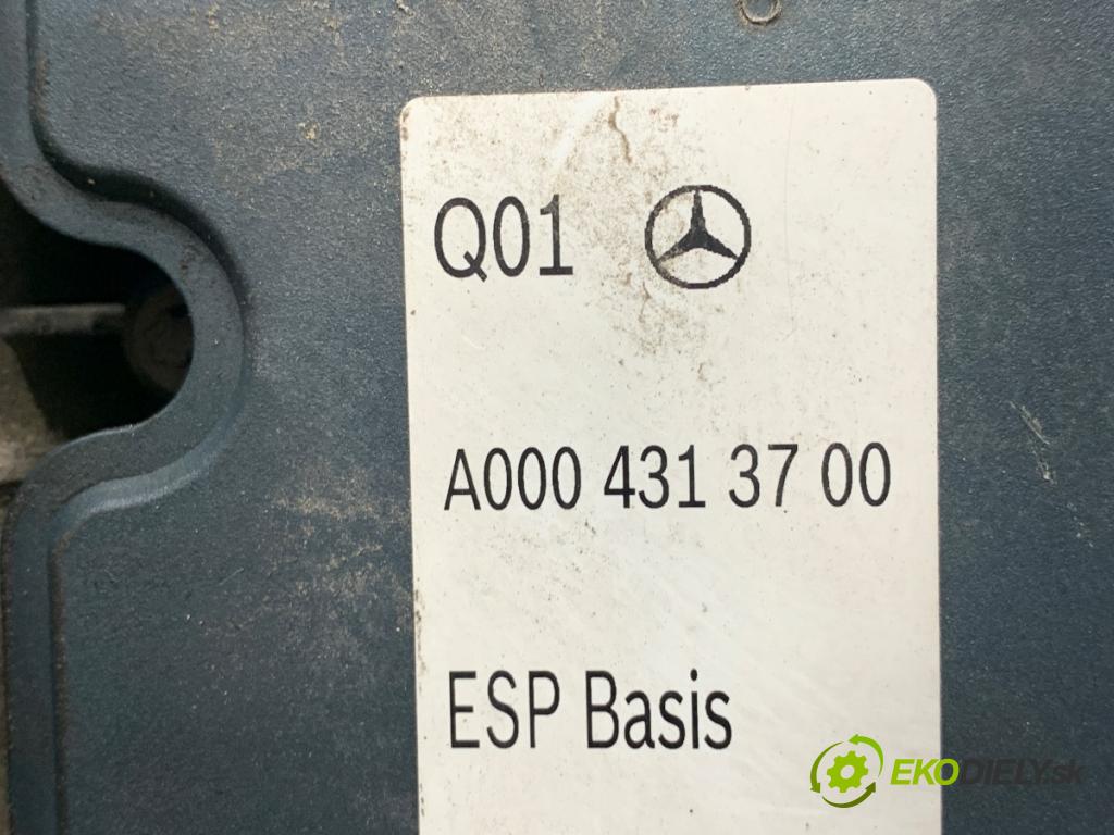 MERCEDES-BENZ CLA Shooting Brake Kombi 2017 100 kW CLA 200 CDI / d (117.908) 2143 Pumpa ABS A0004313700 (Pumpa ABS)