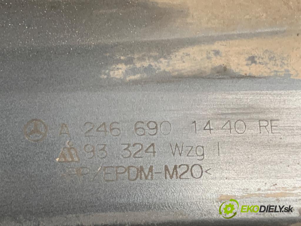 MERCEDES-BENZ CLA Shooting Brake Kombi 2017 100 kW CLA 200 CDI / d (117.908) 2143 lišta prahová pravý A2466901440