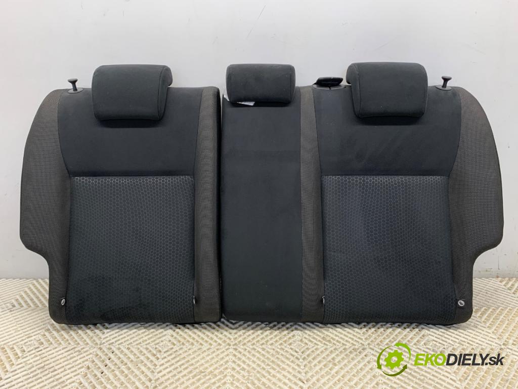 NISSAN JUKE F15 SUV 2013 81 kW 1.5 dCi 1461 Sedadlo druhý rad