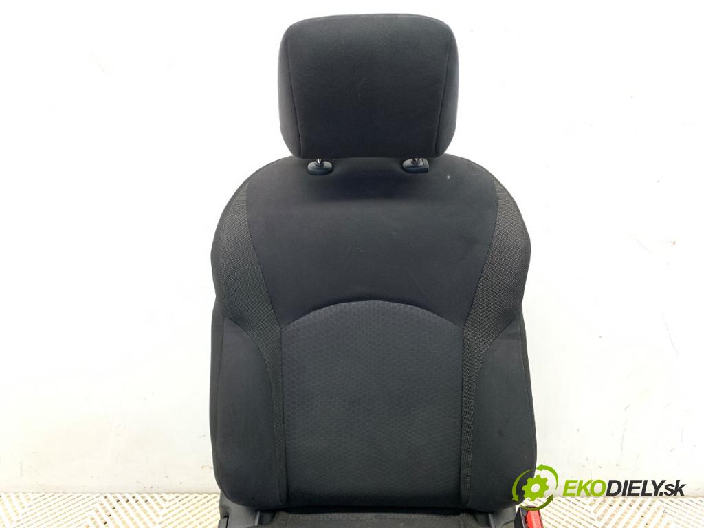 NISSAN JUKE F15 SUV 2013 81 kW 1.5 dCi 1461 Sedadlo pravy predný