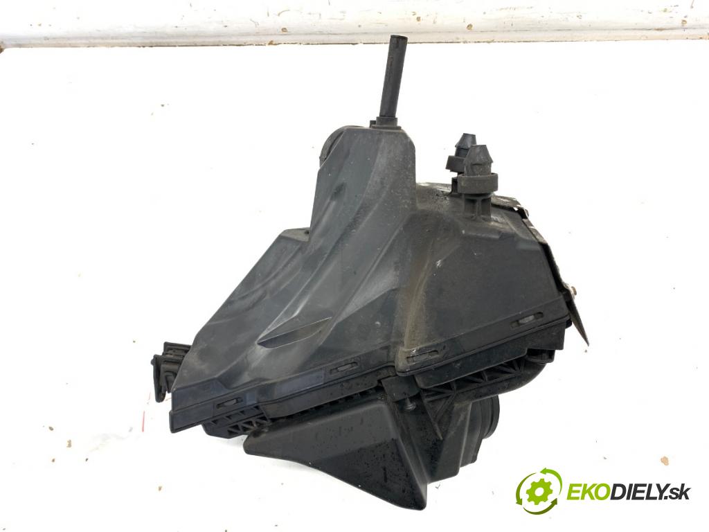AUDI A4 B8 sedan 2012 125 kW 1.8 TFSI 1798 obal filtra vzduchu 8R0133837S (Kryt vzduchového filtru)