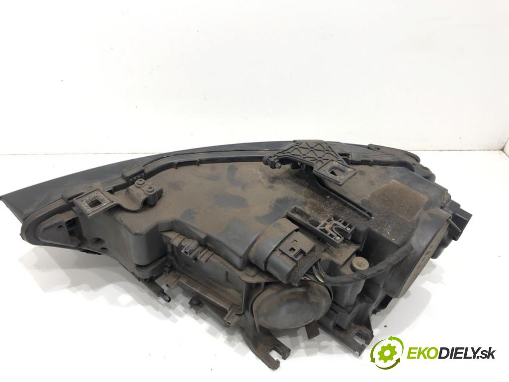 AUDI A4 B8 sedan 2012 125 kW 1.8 TFSI 1798 světlomet pravý přední část LED