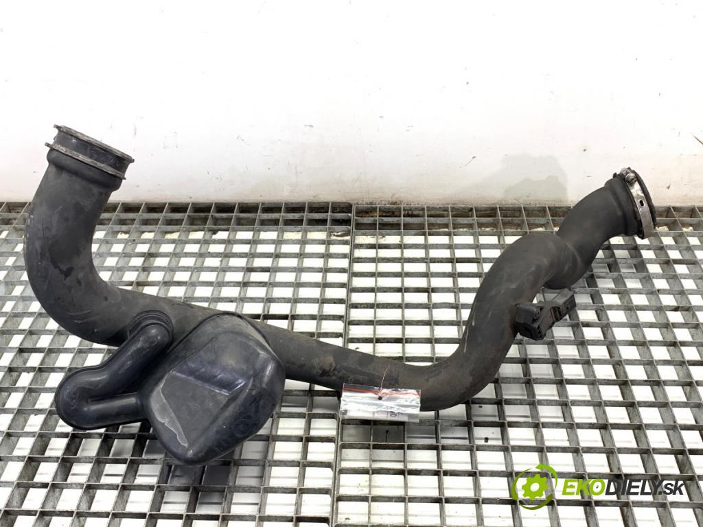 AUDI A4 B8 sedan 2012 125 kW 1.8 TFSI 1798 Rúra vzduchu 8K0145673AM