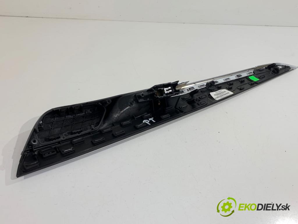 BMW F15 SUV 2015 160 kW xDrive 25 d 2993 Kľučka vnútorná pravy zad 7292182