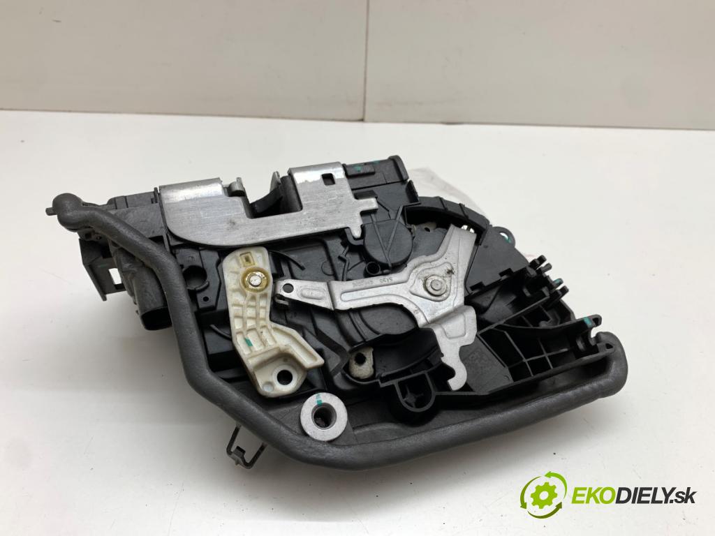 BMW F15 SUV 2015 160 kW xDrive 25 d 2993 zámok dveře pravý zadní část 7362786
