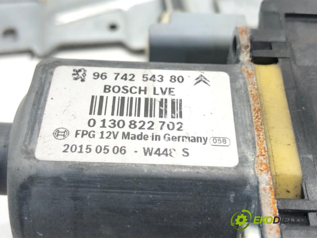 PEUGEOT 208 I liftback 2015 60 kW 1.2 VTI 82 1199 mechanismus okna pravý přední část 9673154380