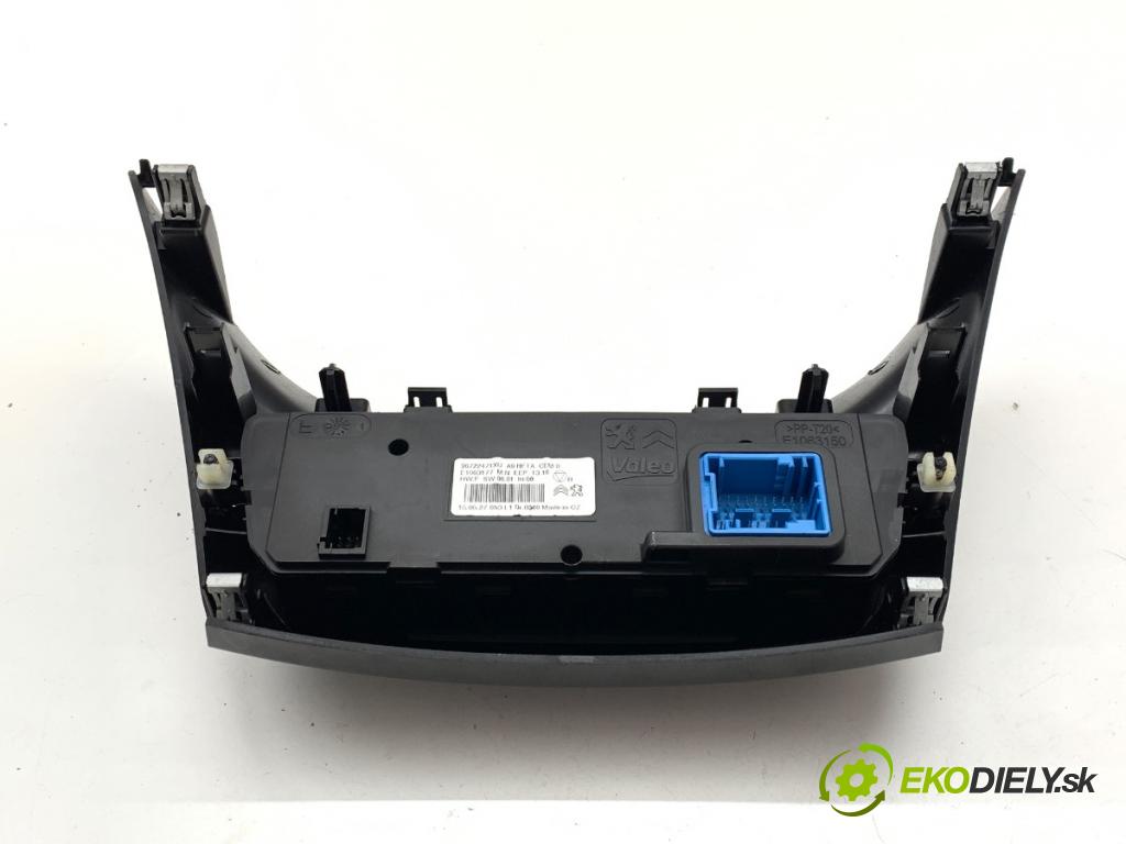 PEUGEOT 208 I liftback 2015 60 kW 1.2 VTI 82 1199 Panel ovládania kúrenia 96722471XU (Prepínacie páčky pod volantom)
