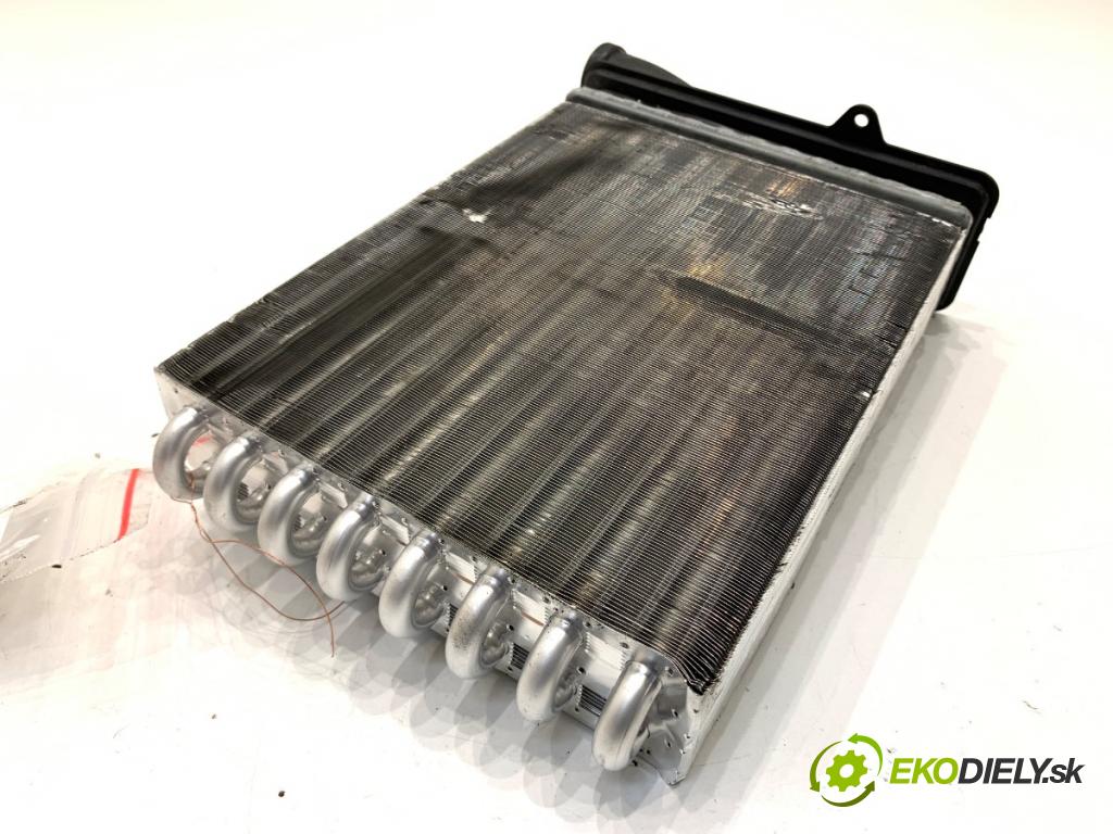 PEUGEOT 208 I liftback 2015 60 kW 1.2 VTI 82 1199 topné těleso radiátor topení  (Radiátor topení)