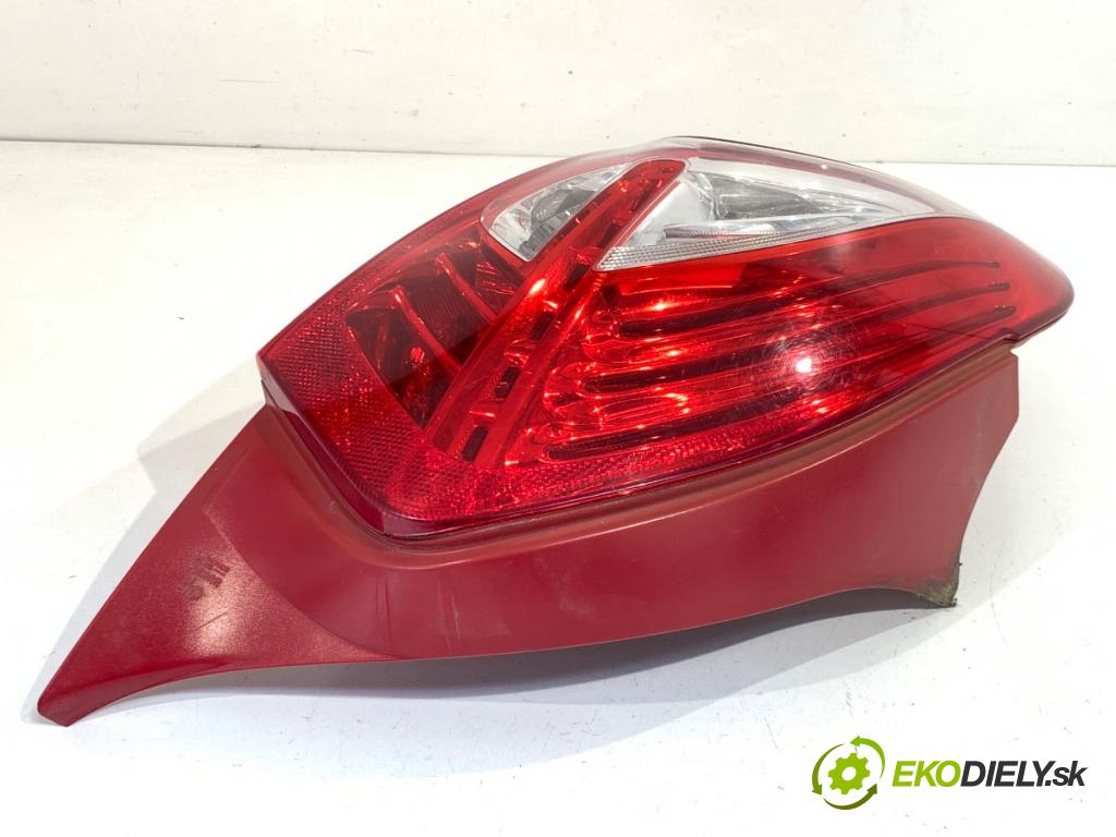 PEUGEOT 208 I liftback 2015 60 kW 1.2 VTI 82 1199 Svetlo ľavy zad 9672628280
