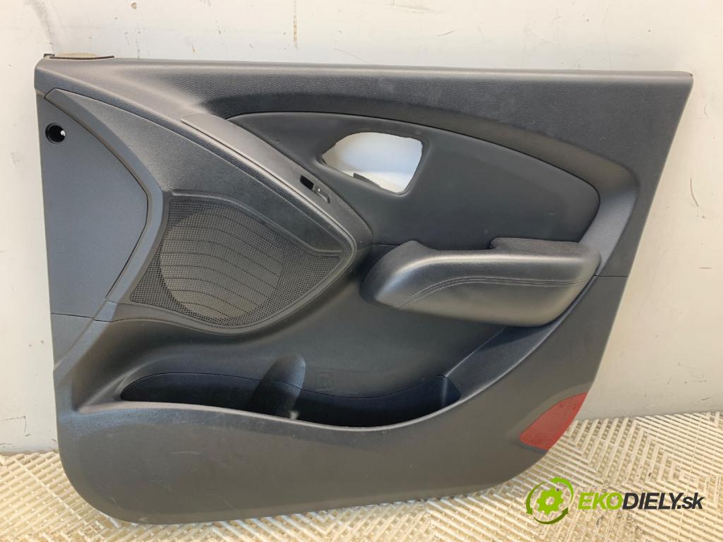 HYUNDAI ix35 SUV 2010 120 kW 2.0 1998 čalúnenie Dvere pravy predný 