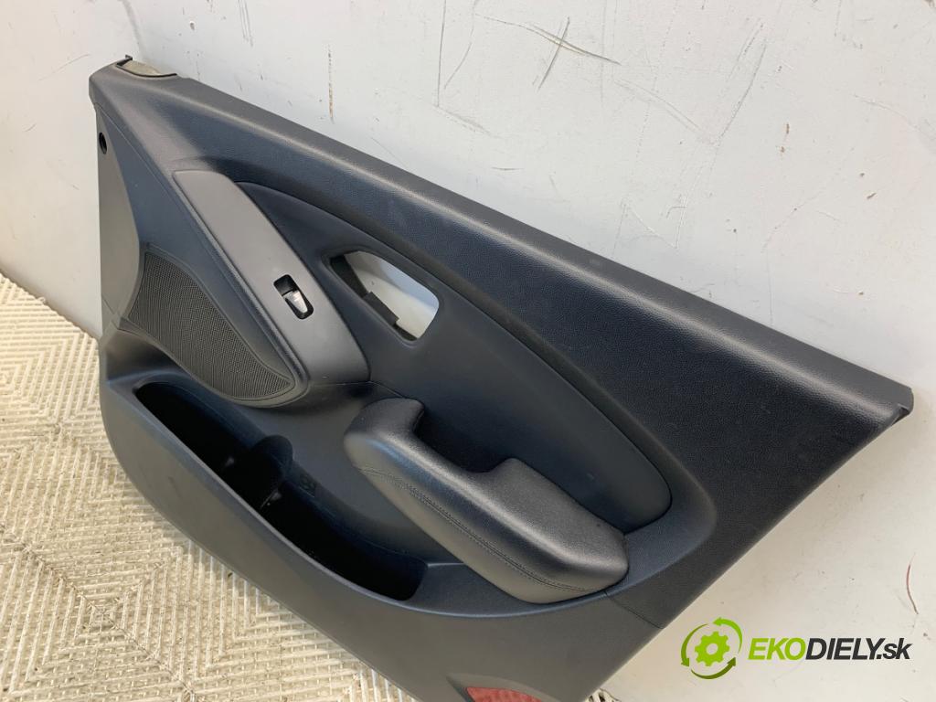 HYUNDAI ix35 SUV 2010 120 kW 2.0 1998 čalúnenie Dvere pravy predný