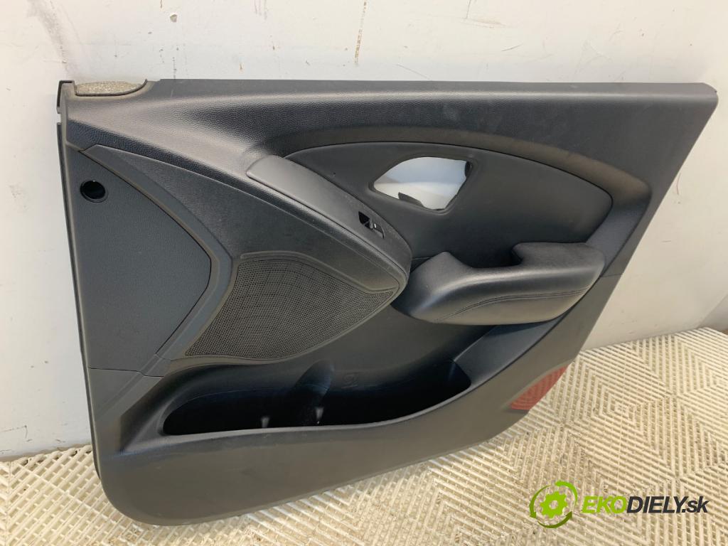 HYUNDAI ix35 SUV 2010 120 kW 2.0 1998 čalúnenie Dvere pravy predný