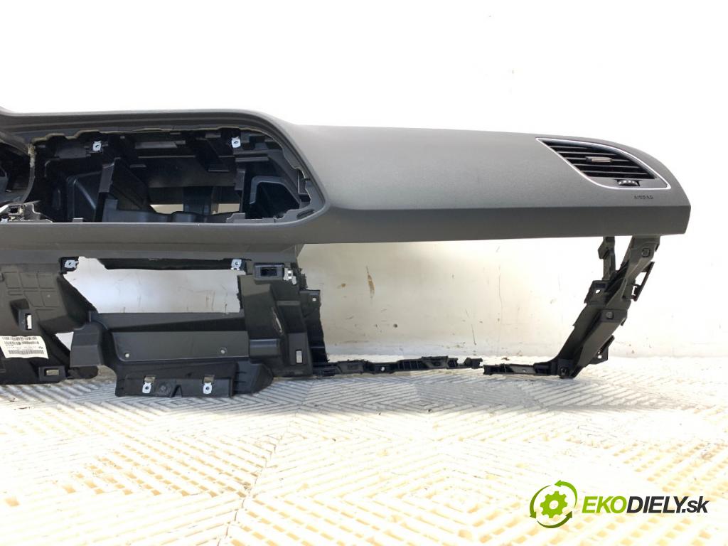 SEAT LEON III liftback 2019 110 kW 1.5 TSI 1495 palubní doska POLŠTÁŘ: spolujezdce