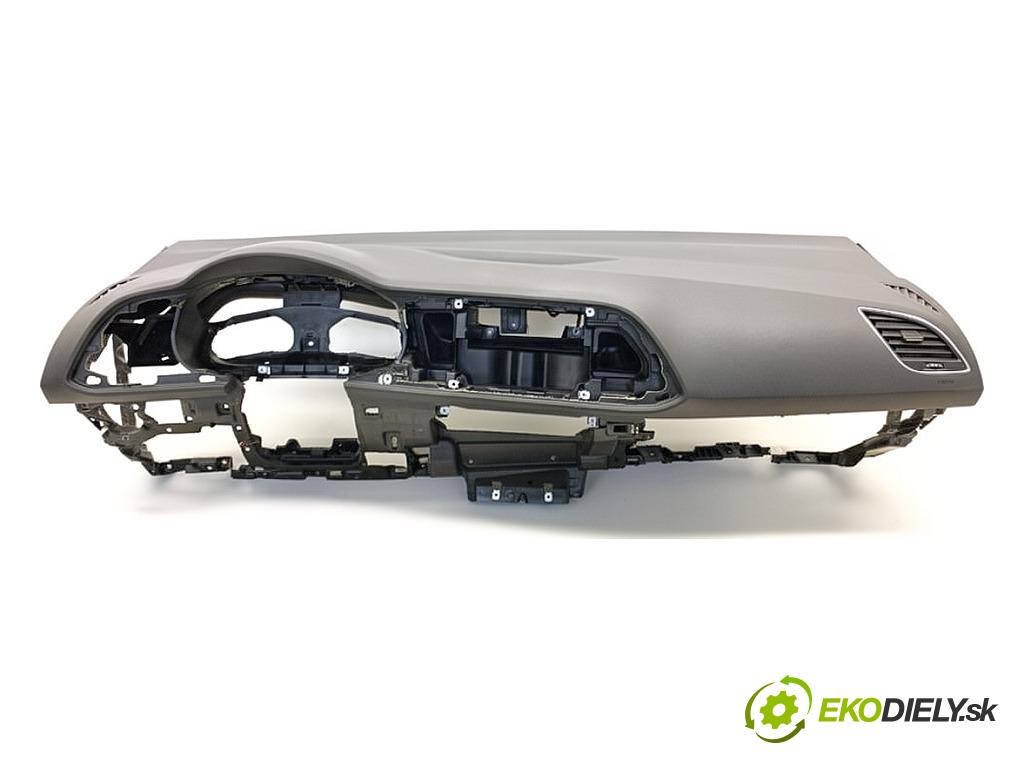 SEAT LEON III liftback 2019 110 kW 1.5 TSI 1495 palubní doska POLŠTÁŘ: spolujezdce