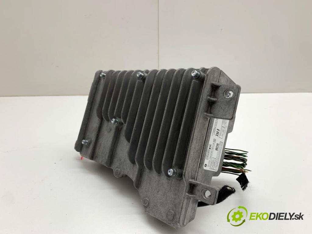 CHRYSLER PACIFICA nadwozie wielkoprzestrzenne (MPV) 2018 185 kW 3.6 Hybrid 3604 modul radia navigace 68351931AH