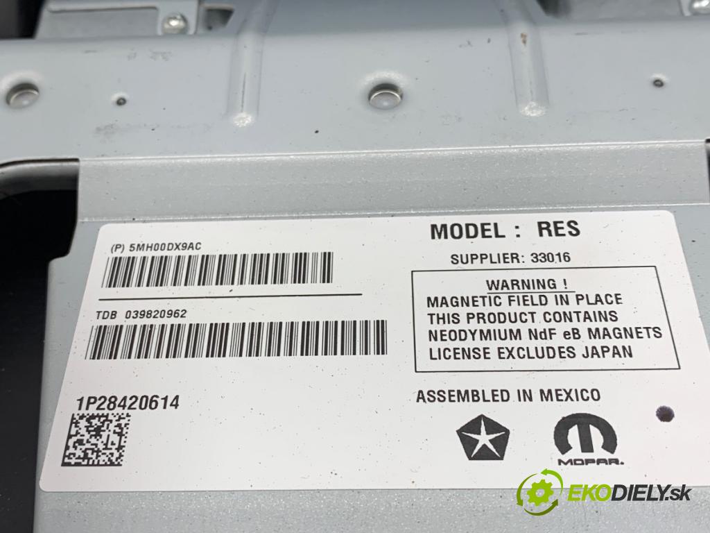 CHRYSLER PACIFICA nadwozie wielkoprzestrzenne (MPV) 2018 185 kW 3.6 Hybrid 3604 Displej 5MH00DX9AC (Přístrojová deska)