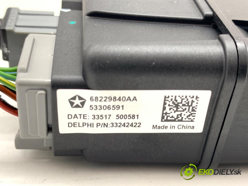 CHRYSLER PACIFICA nadwozie wielkoprzestrzenne (MPV) 2018 185 kW 3.6 Hybrid 3604 HNÍZDO: USB 68229840AA