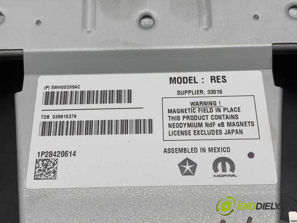 CHRYSLER PACIFICA nadwozie wielkoprzestrzenne (MPV) 2018 185 kW 3.6 Hybrid 3604 Displej 5MH00DX9AC (Přístrojová deska)