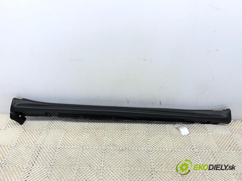 NISSAN JUKE F15 SUV 2013 81 kW 1.5 dCi 1461 Lišta prahová pravy 