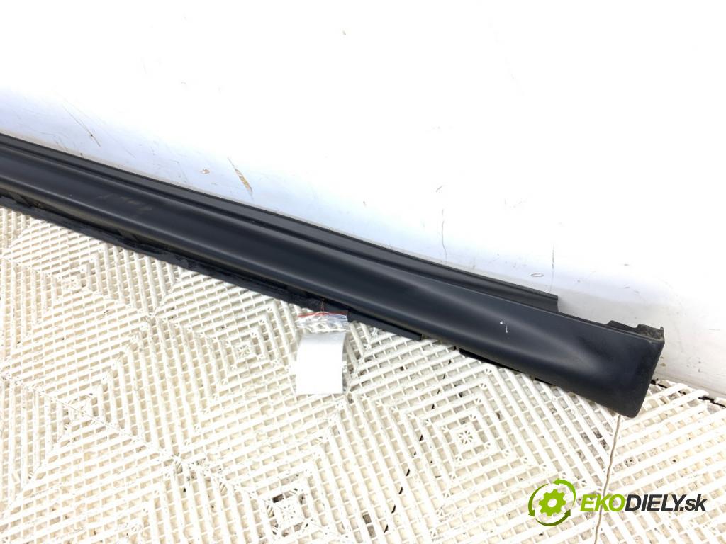 NISSAN JUKE F15 SUV 2013 81 kW 1.5 dCi 1461 Lišta prahová pravy