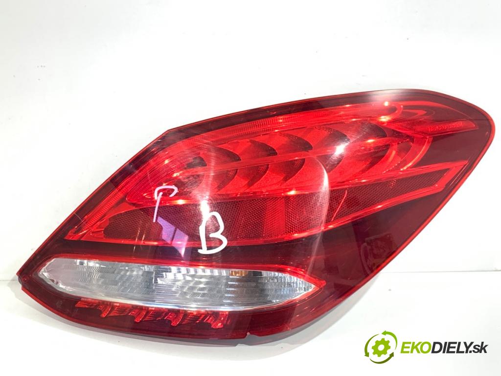 MERCEDES-BENZ KLASA C sedan 2019 110 kW C 200 d (205.011) 1950 Svetlo pravy zad A2058200264