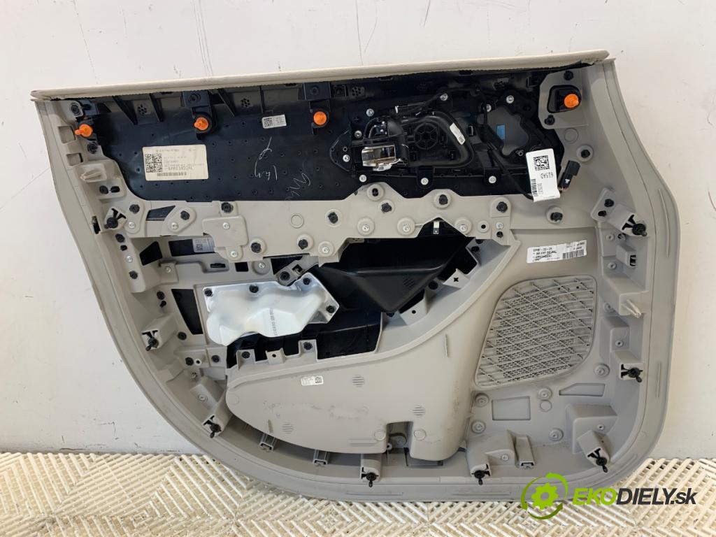 CHRYSLER PACIFICA nadwozie wielkoprzestrzenne (MPV) 2018 185 kW 3.6 Hybrid 3604 ča dveře pravý přední část