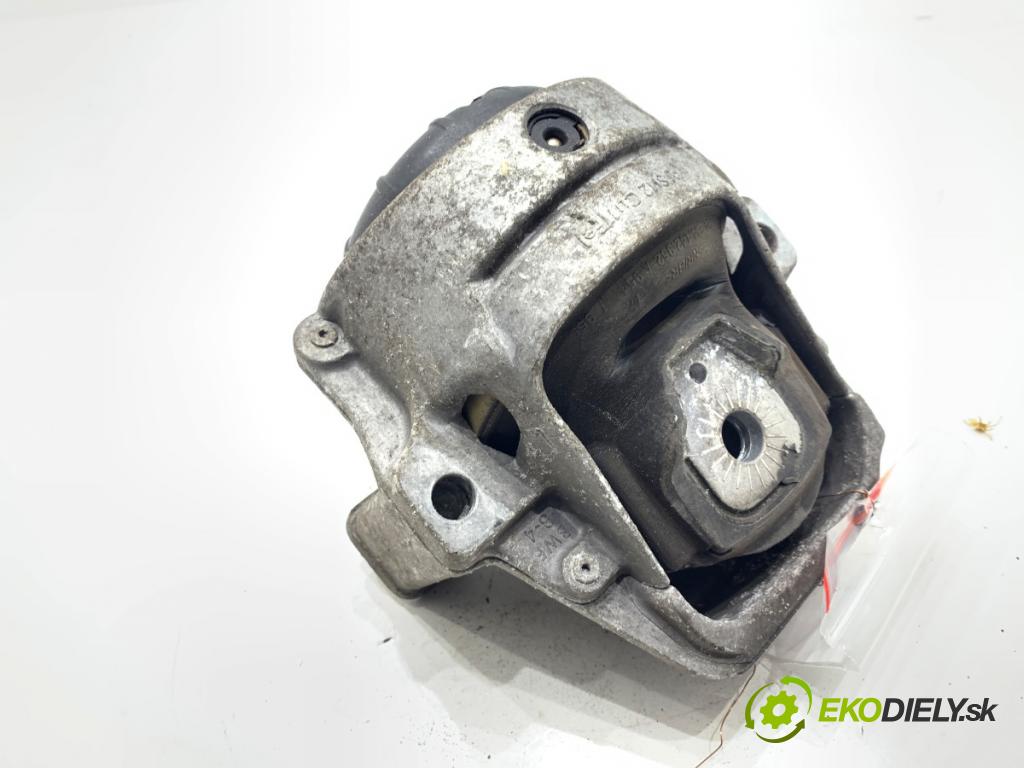 AUDI A4 B8 sedan 2012 125 kW 1.8 TFSI 1798 AirBag motora pravý 8R0199381