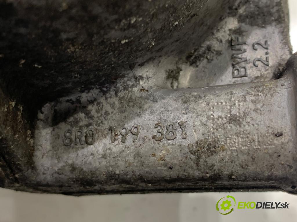 AUDI A4 B8 sedan 2012 125 kW 1.8 TFSI 1798 AirBag motora pravý 8R0199381