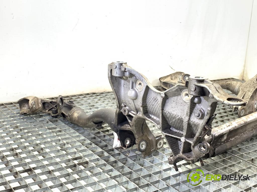 AUDI A4 B8 sedan 2012 125 kW 1.8 TFSI 1798 výztuha pod motor  (Přední výztuha)