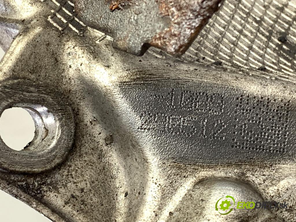 AUDI A4 B8 sedan 2012 125 kW 1.8 TFSI 1798 výztuha pod motor  (Přední výztuha)
