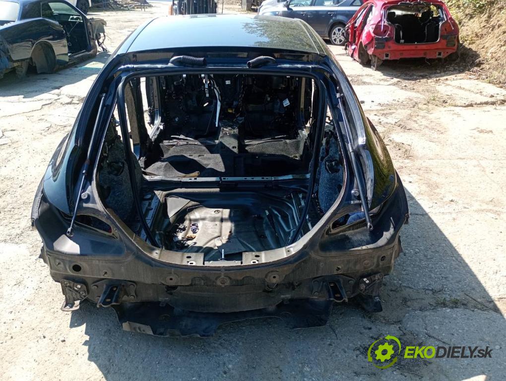 MERCEDES-BENZ CLA Shooting Brake Kombi 2017 100 kW CLA 200 CDI / d (117.908) 2143 KAROSERIA ČTVRŤÁK blatník práh střecha PODŁUŻNICA